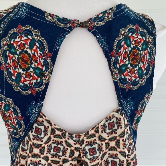 Xhilaration sleeveless blouse Size Medium - Picture 4 of 10
